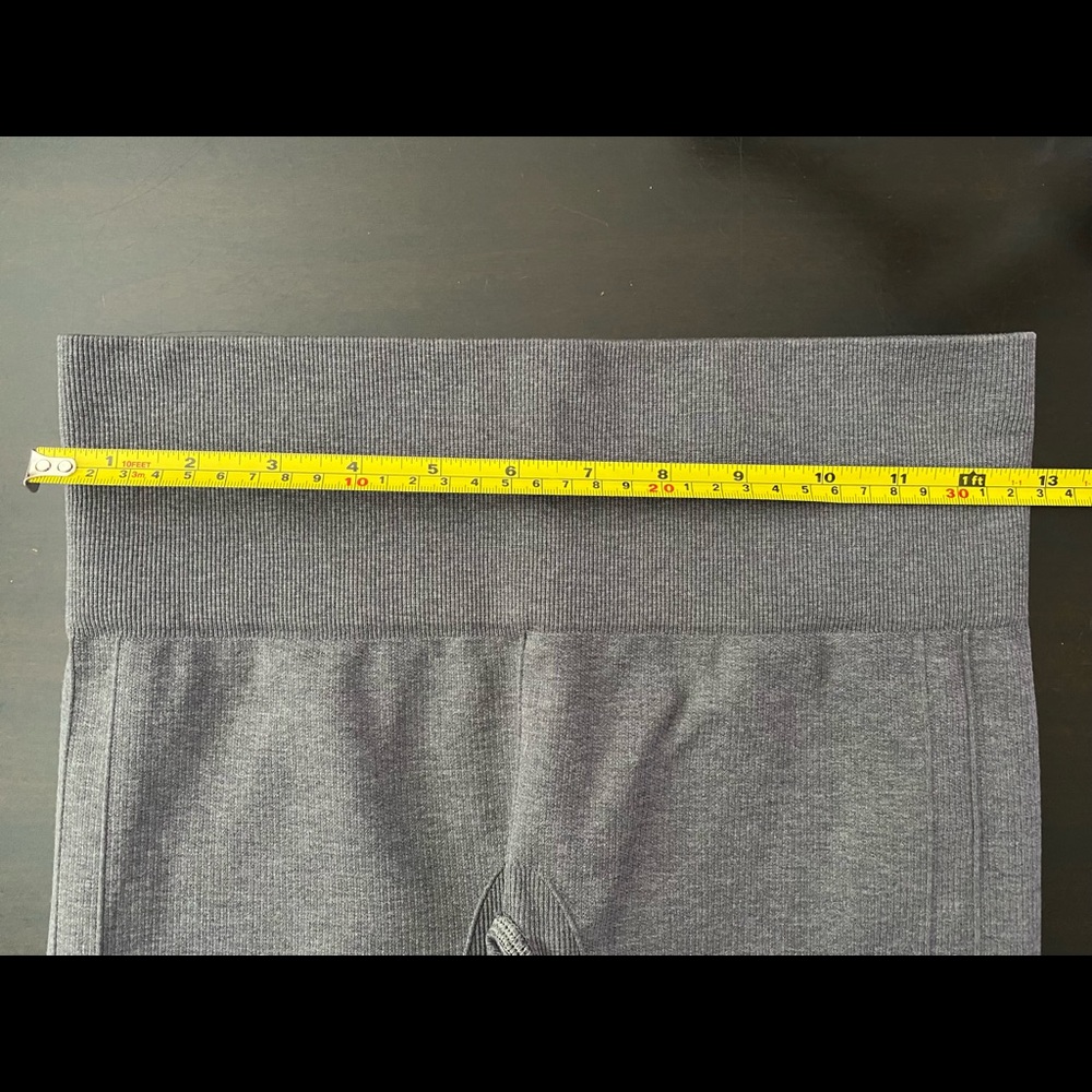 Lululemon In The Flow Crops. - Picture 4 of 9